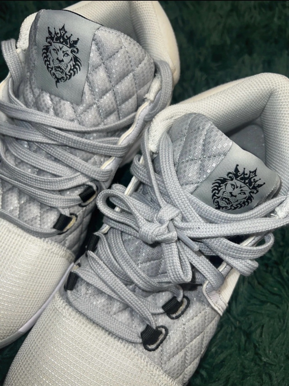 Nike Men's Light Gray and White Quilted Athletic Sneakers with Lion Crest